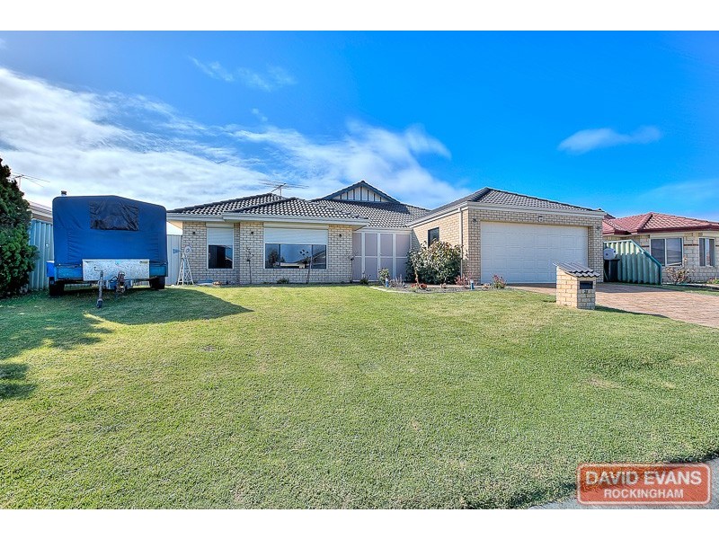 28 Bluefields Parkway, Port Kennedy WA 6172