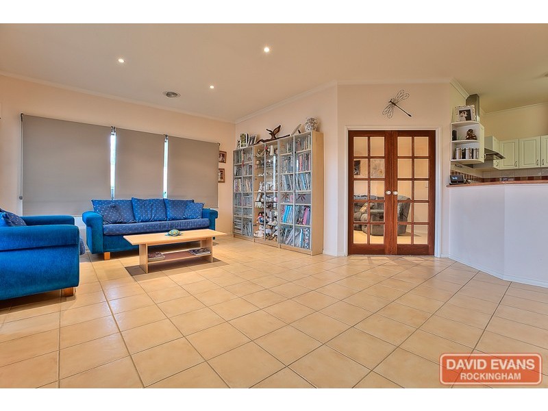 28 Bluefields Parkway, Port Kennedy WA 6172