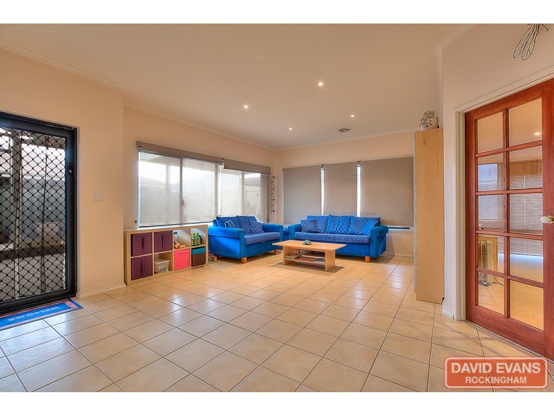 28 Bluefields Parkway, Port Kennedy WA 6172