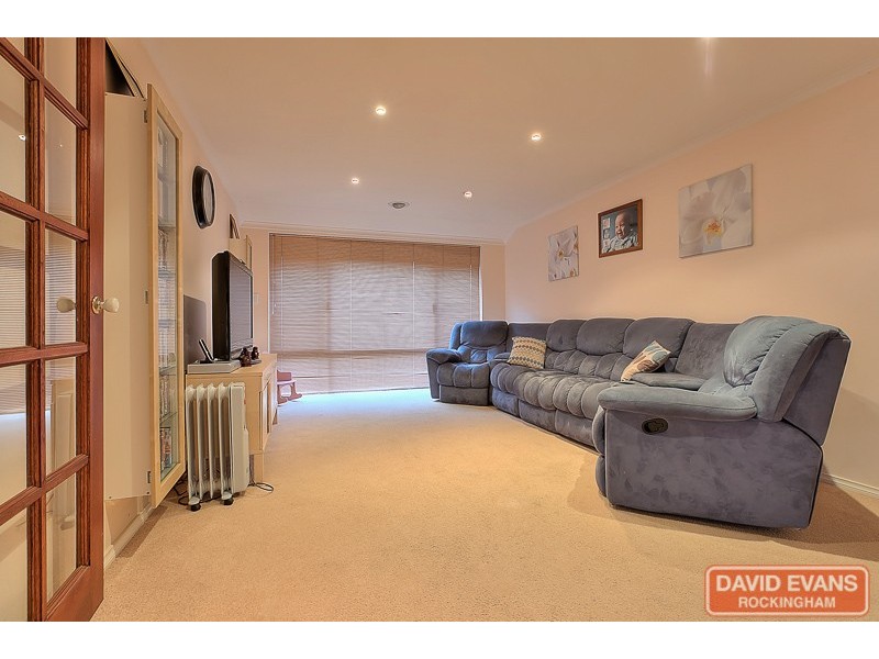 28 Bluefields Parkway, Port Kennedy WA 6172