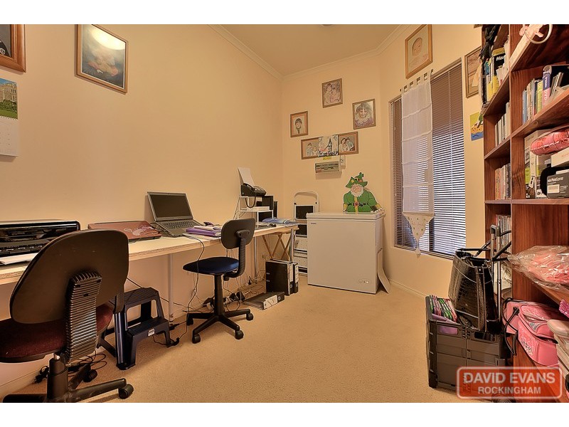 28 Bluefields Parkway, Port Kennedy WA 6172