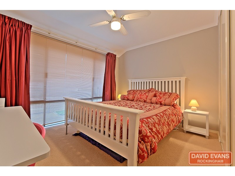 28 Bluefields Parkway, Port Kennedy WA 6172