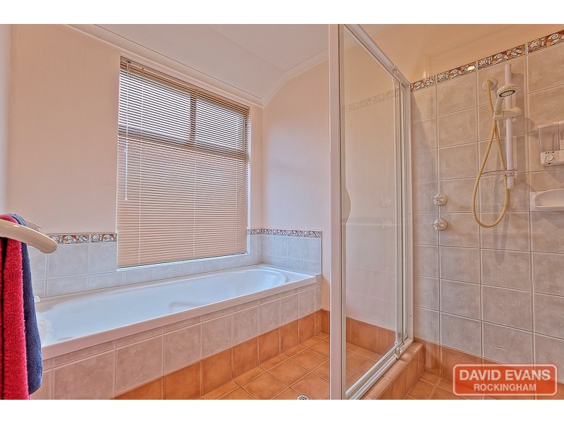 28 Bluefields Parkway, Port Kennedy WA 6172