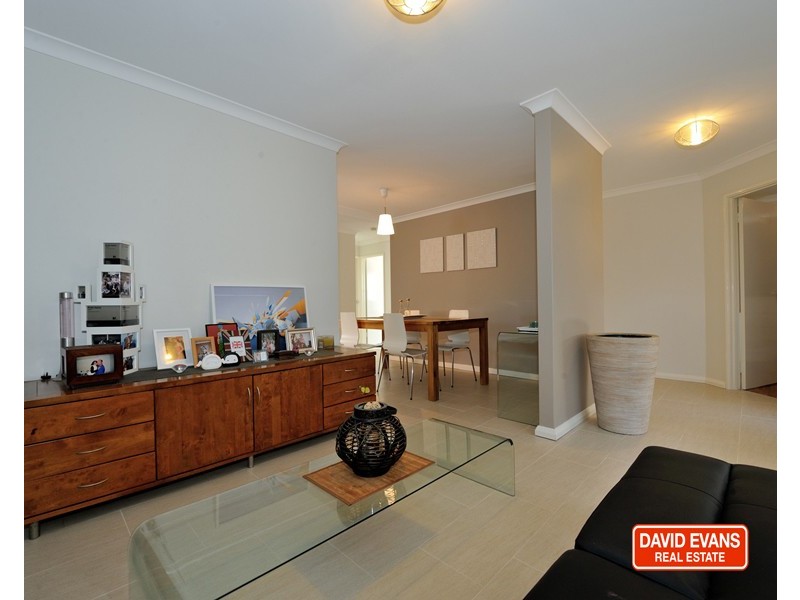 42 Royal Palm Drive, Warnbro WA 6169