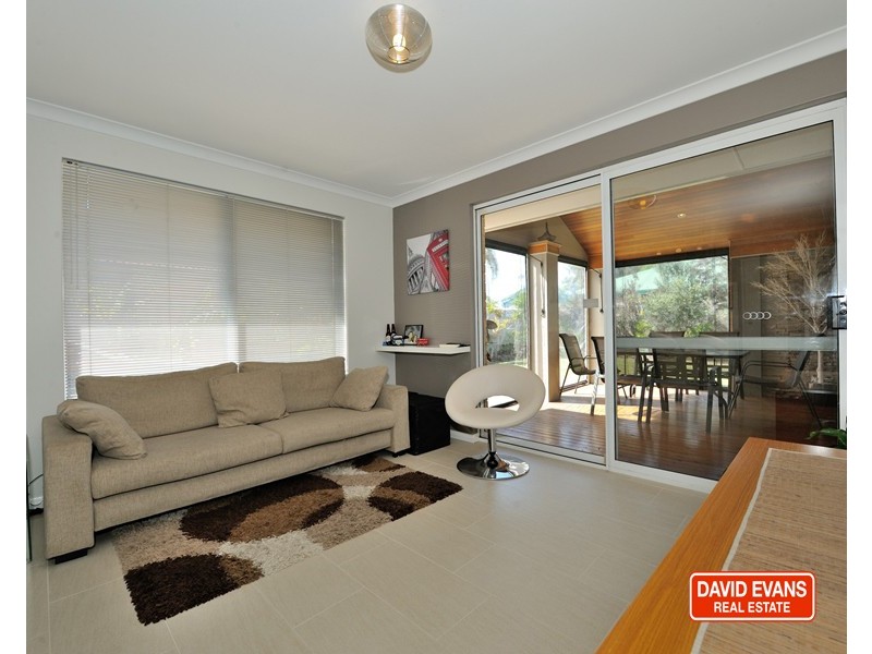 42 Royal Palm Drive, Warnbro WA 6169