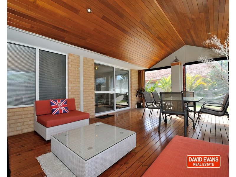 42 Royal Palm Drive, Warnbro WA 6169