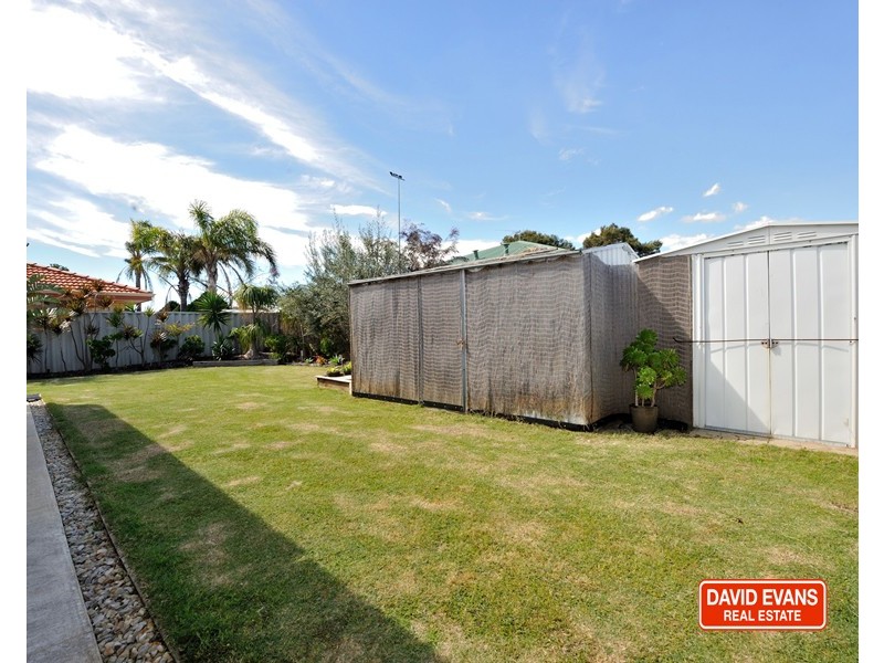 42 Royal Palm Drive, Warnbro WA 6169