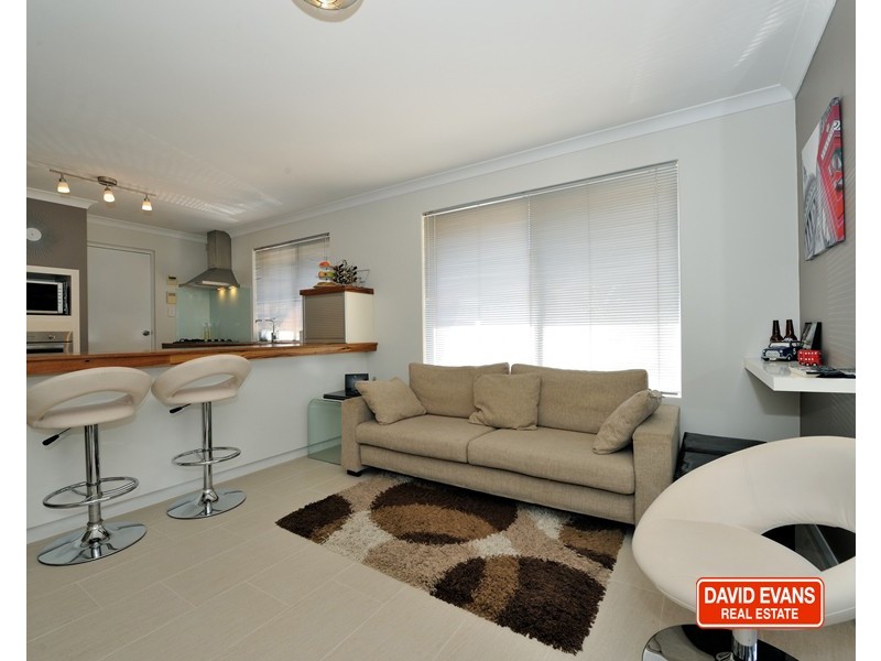 42 Royal Palm Drive, Warnbro WA 6169