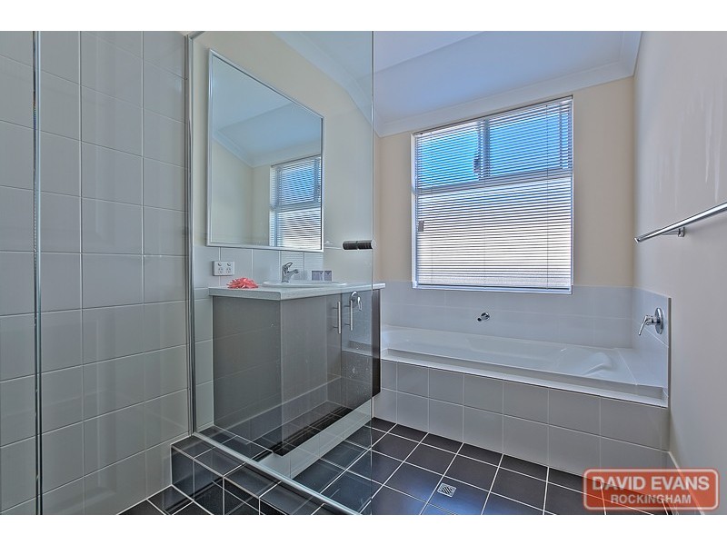 1 Arnside Bend, Waikiki WA 6169