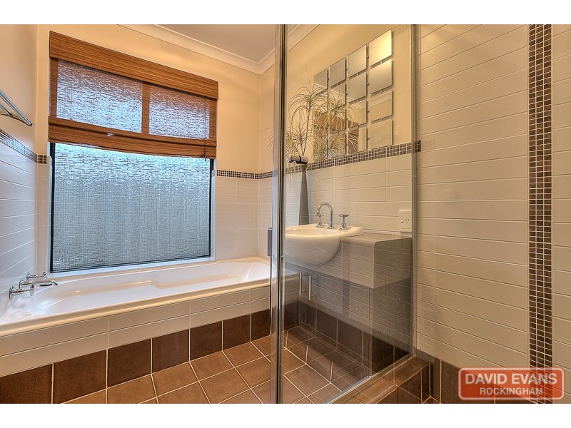 6 Porto Novo Mews, Secret Harbour WA 6173