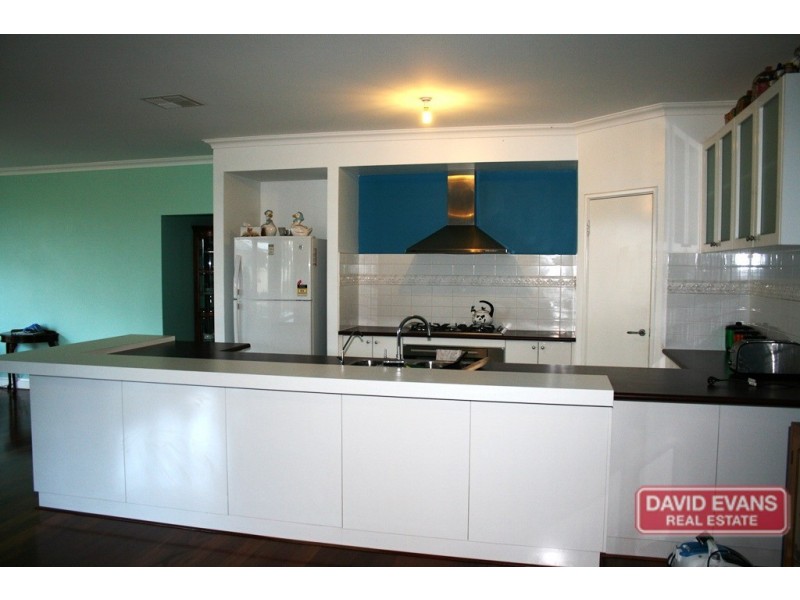 33 Arrowwood Loop, Secret Harbour WA 6173