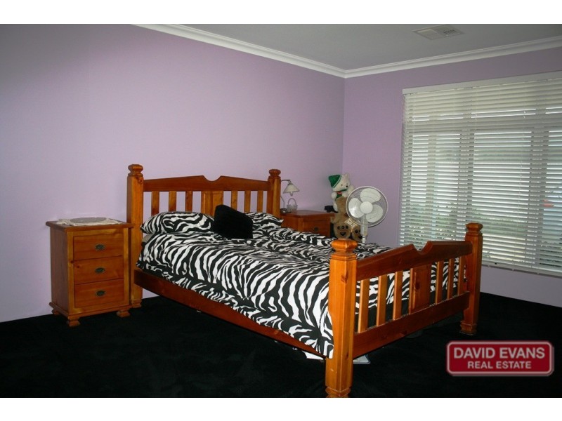 33 Arrowwood Loop, Secret Harbour WA 6173