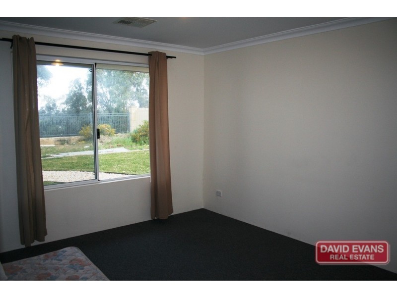 33 Arrowwood Loop, Secret Harbour WA 6173