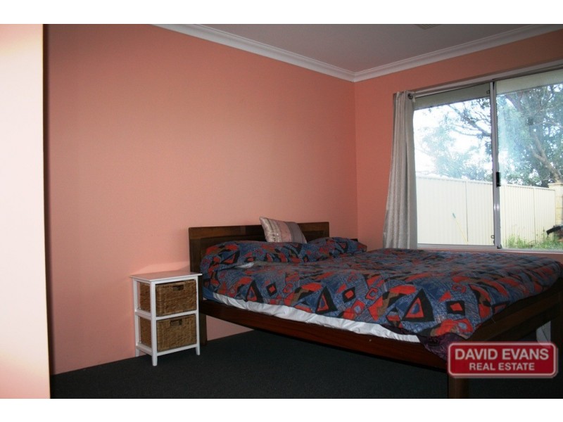 33 Arrowwood Loop, Secret Harbour WA 6173