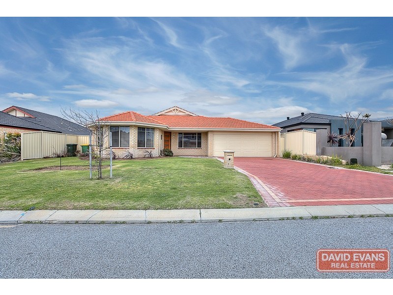 15 Lowell Street, Secret Harbour WA 6173