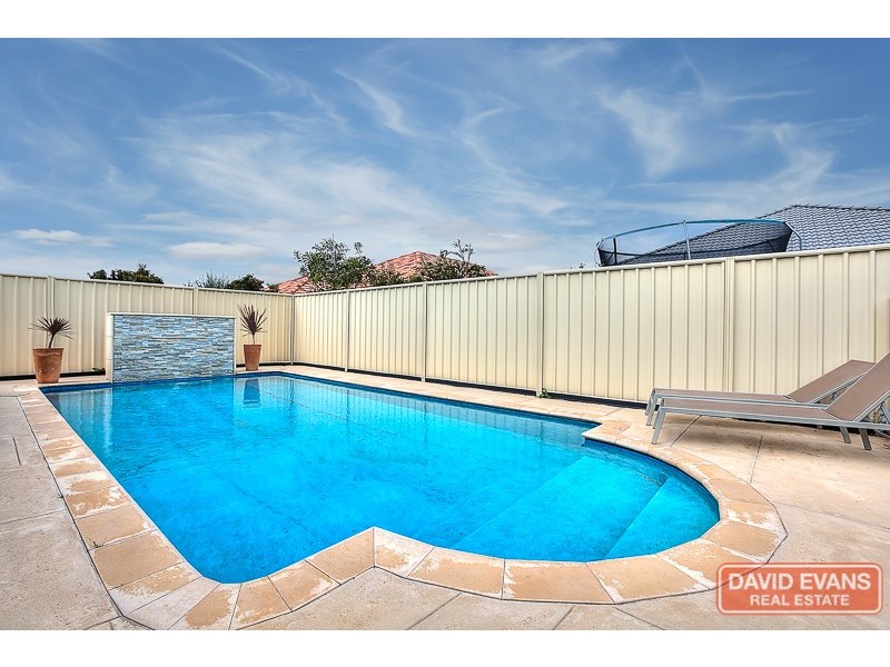 15 Lowell Street, Secret Harbour WA 6173