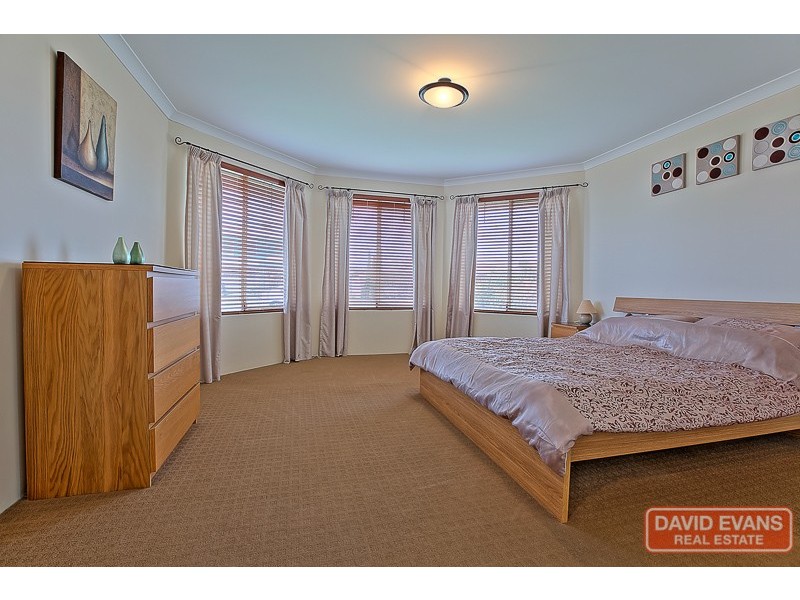 15 Lowell Street, Secret Harbour WA 6173