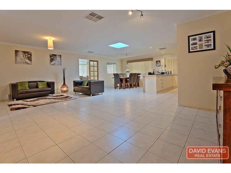 15 Lowell Street, Secret Harbour WA 6173