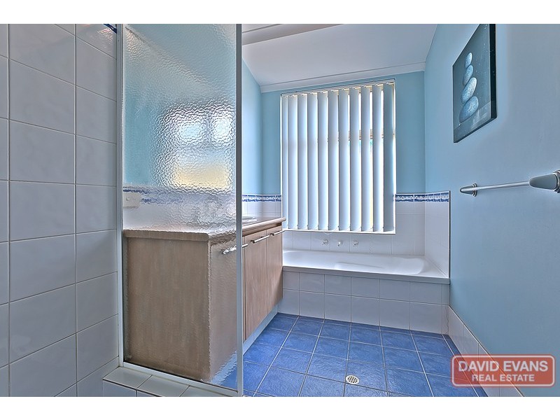 15 Lowell Street, Secret Harbour WA 6173