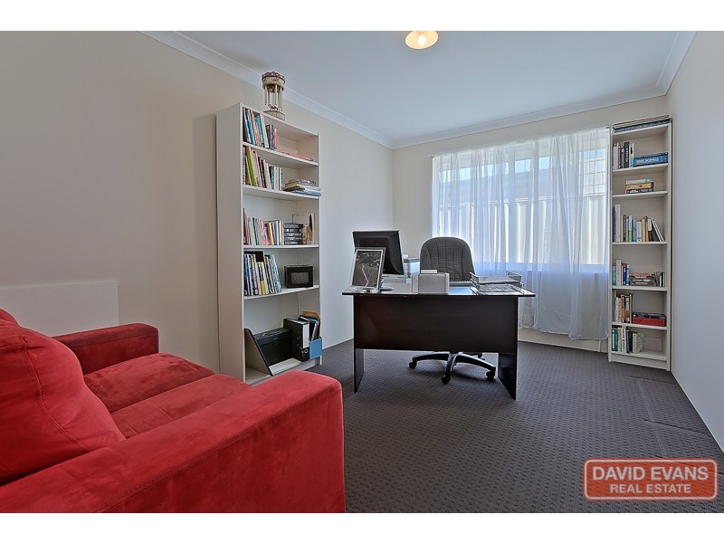 35 Arrowwood Loop, Secret Harbour WA 6173