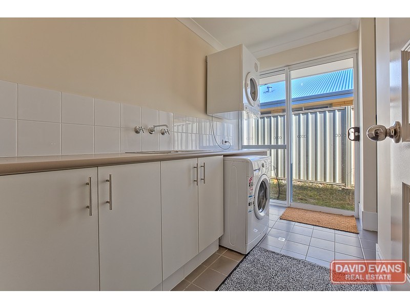 35 Arrowwood Loop, Secret Harbour WA 6173