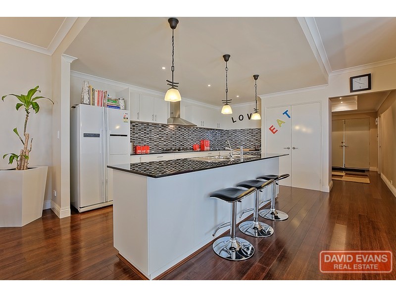 35 Arrowwood Loop, Secret Harbour WA 6173