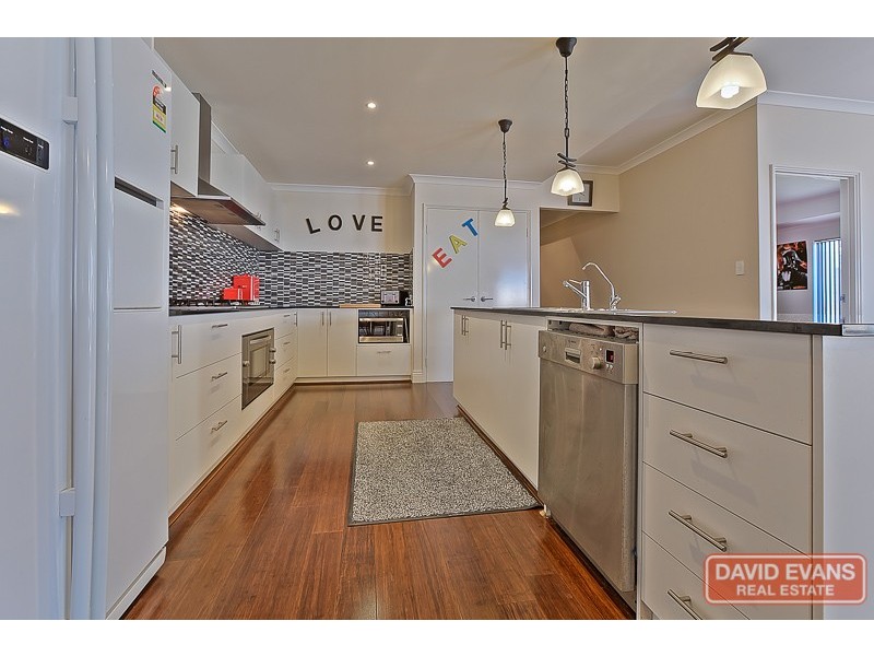 35 Arrowwood Loop, Secret Harbour WA 6173