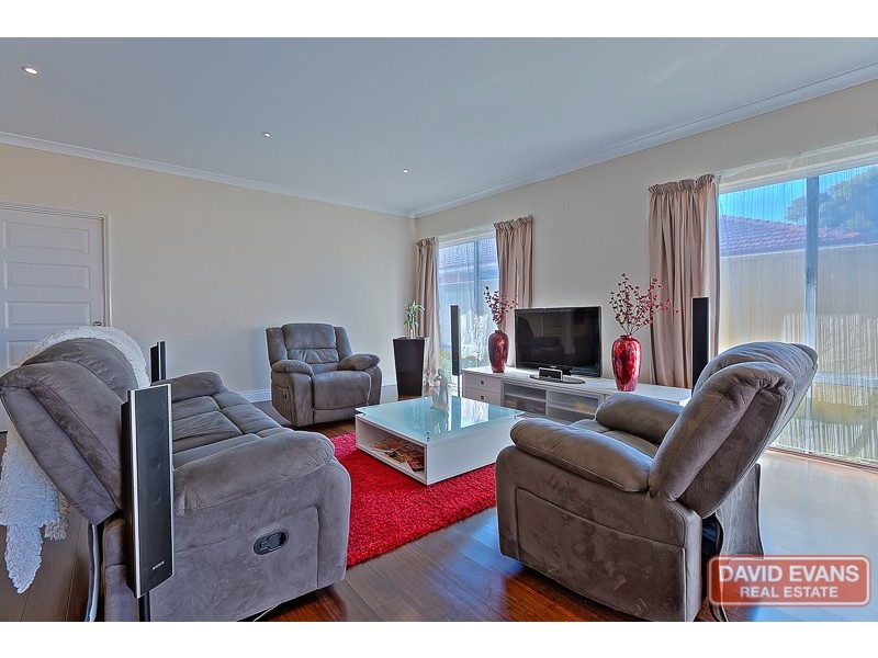 35 Arrowwood Loop, Secret Harbour WA 6173