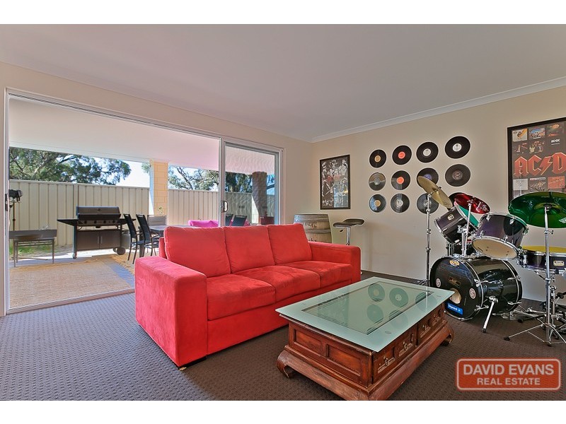 35 Arrowwood Loop, Secret Harbour WA 6173