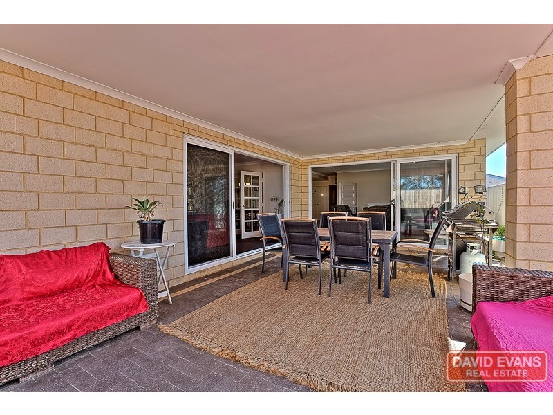 35 Arrowwood Loop, Secret Harbour WA 6173