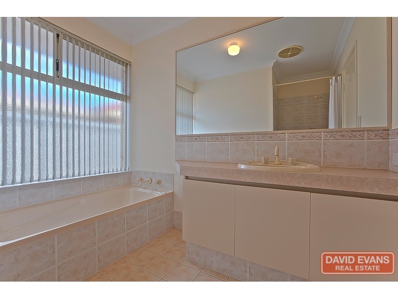 12 Dunkirk Court, Port Kennedy WA 6172