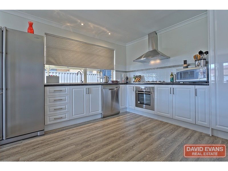 23 Juania Place, Warnbro WA 6169