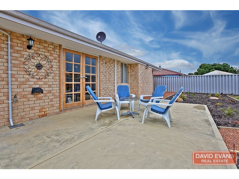 23 Juania Place, Warnbro WA 6169