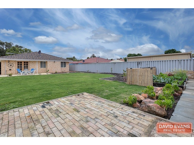 23 Juania Place, Warnbro WA 6169
