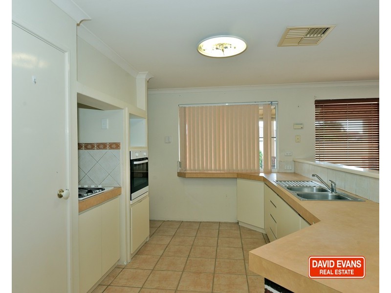 36 Grand Ocean Blvd, Warnbro WA 6169