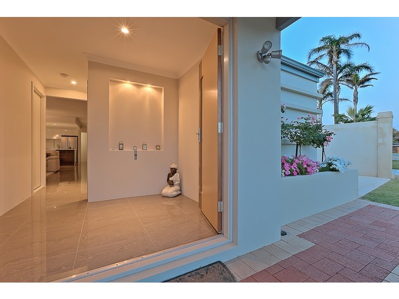 1a Crest Place, Safety Bay WA 6169