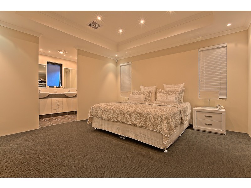 1a Crest Place, Safety Bay WA 6169