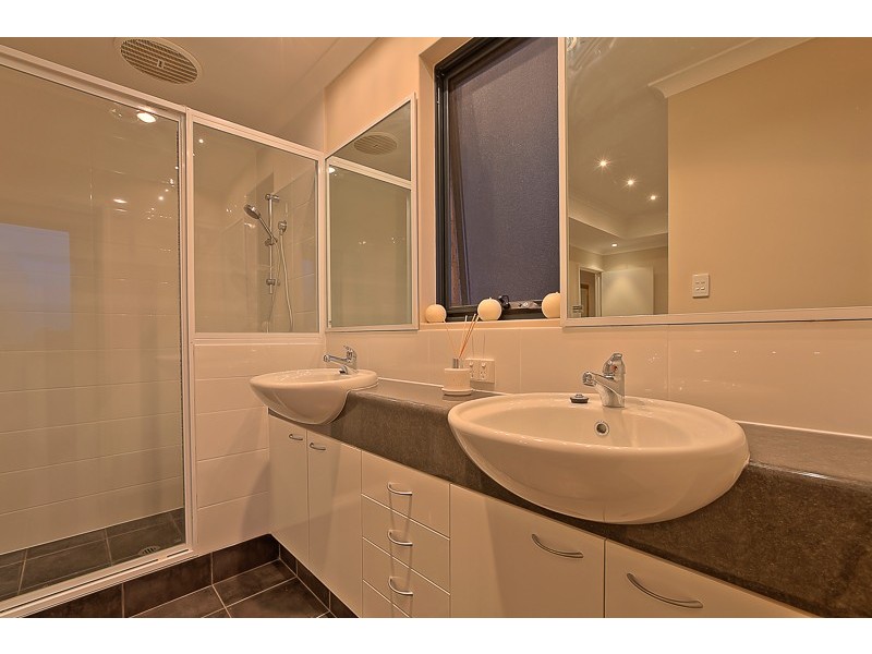 1a Crest Place, Safety Bay WA 6169