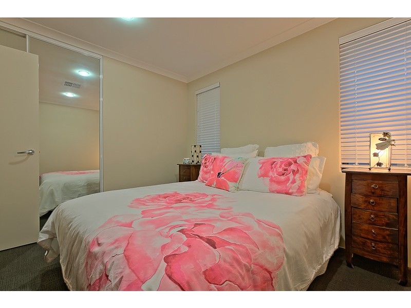 1a Crest Place, Safety Bay WA 6169