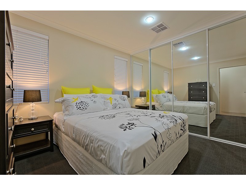 1a Crest Place, Safety Bay WA 6169
