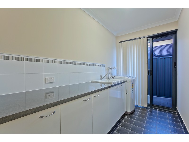 1a Crest Place, Safety Bay WA 6169
