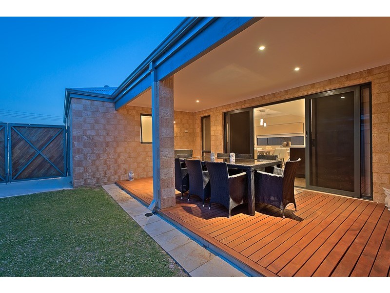 1a Crest Place, Safety Bay WA 6169