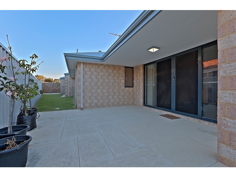 1a Crest Place, Safety Bay WA 6169