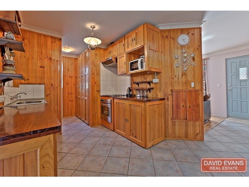 11 Tangaroa Close, Cooloongup WA 6168