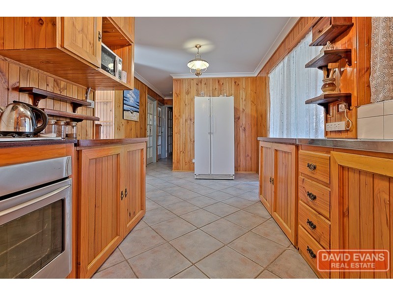 11 Tangaroa Close, Cooloongup WA 6168