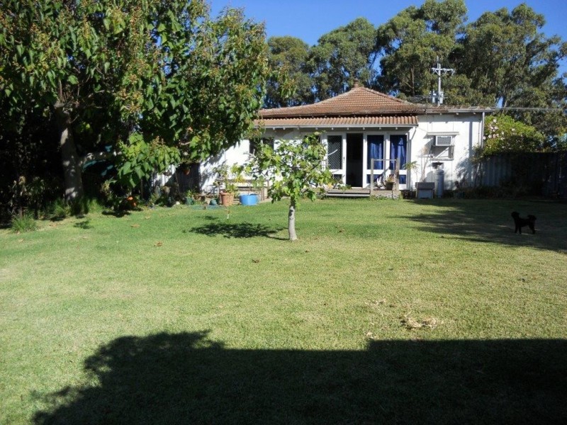 18 Rae Road, Safety Bay WA 6169