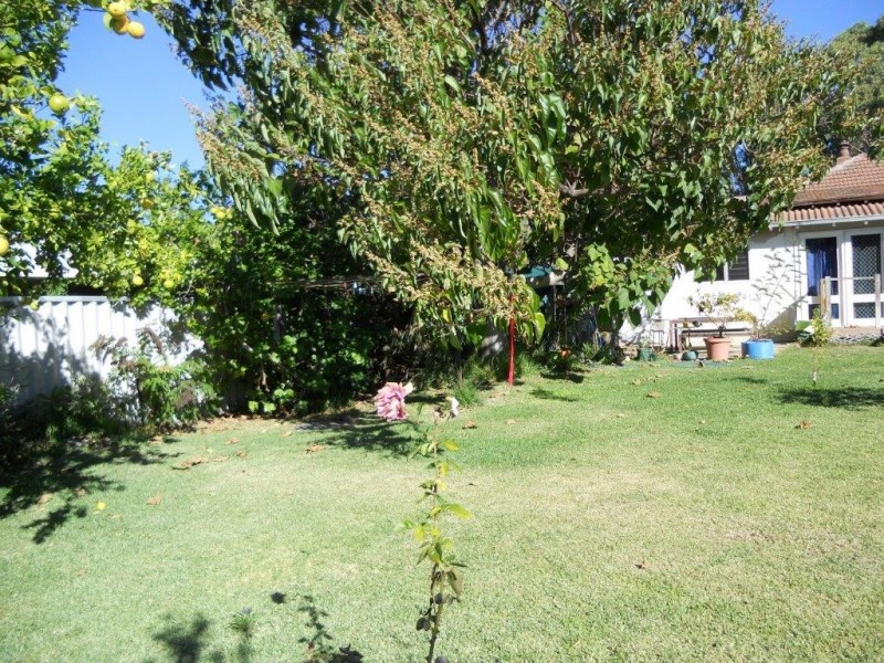 18 Rae Road, Safety Bay WA 6169