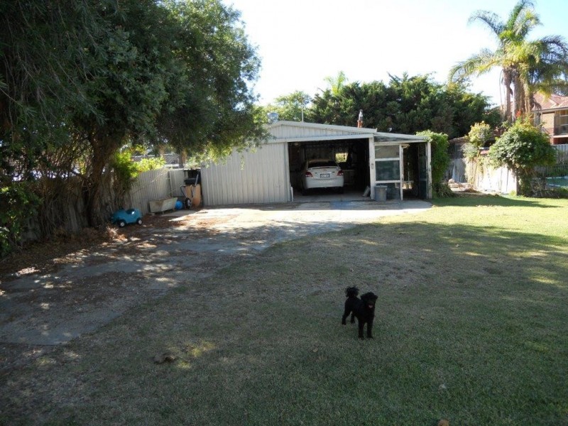 18 Rae Road, Safety Bay WA 6169