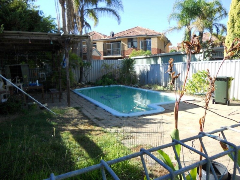 18 Rae Road, Safety Bay WA 6169