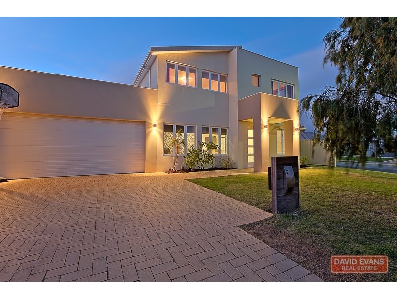 2 Lorne Bend, Secret Harbour WA 6173